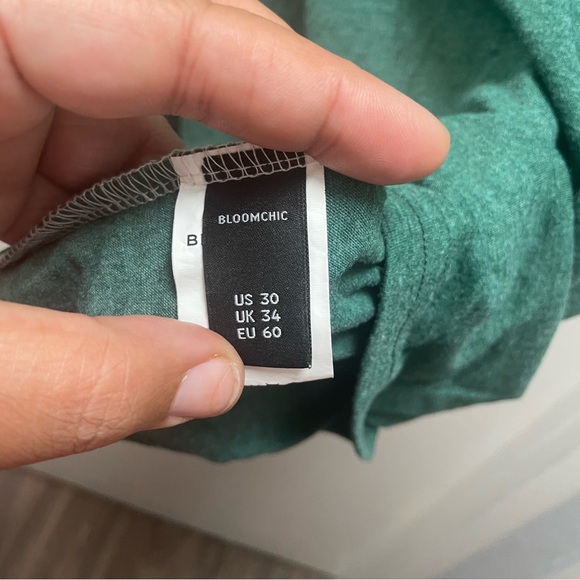 Plus Size 5X+ BloomChic Forest Green and White Raglan Tunic Tee - Picture 5 of 7